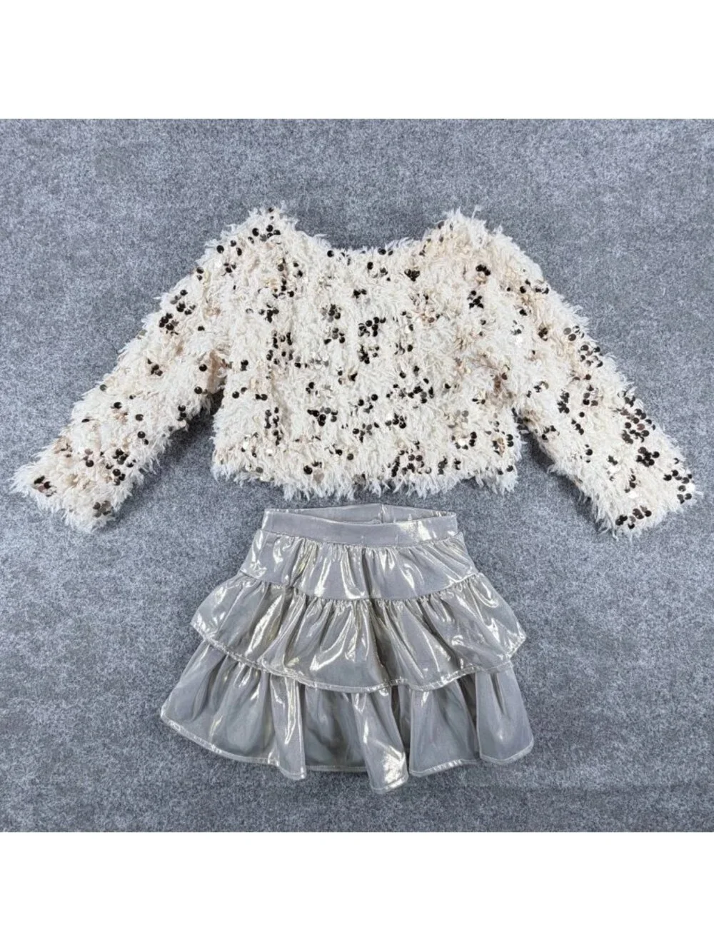 Peek Curious Fuzzy Sweater Skirt Set Girls 4/5 Ivory & Gray Sequins‎ Detail Y2K
